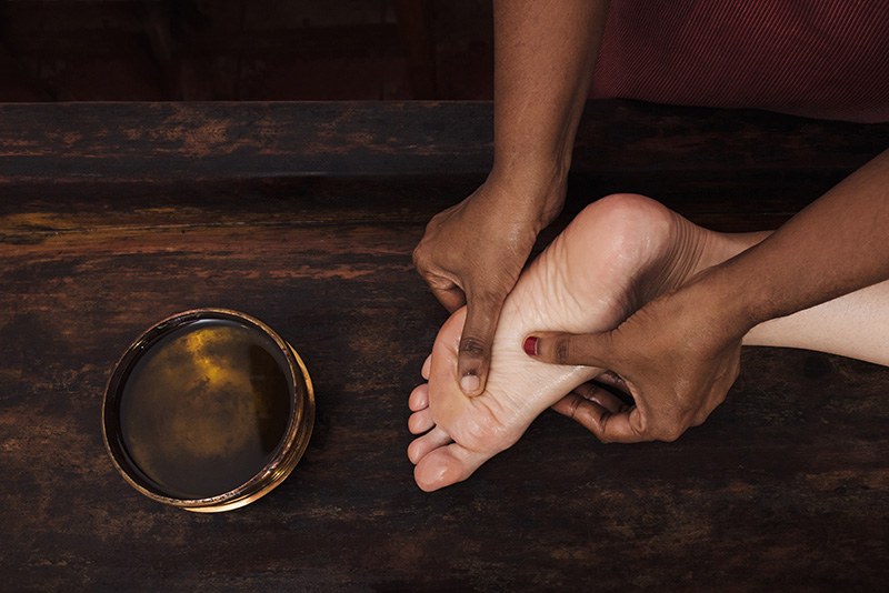 Séance de réflexologie plantaire, massage des pieds